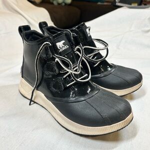 Sorel Black and Cream Winter Boots